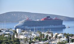 Bodrum'a iki kruvaziyer ile 2 bin 611 yolcu geldi