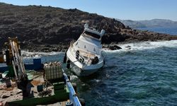 Bodrum'da kayalıklara çarpan motoryattaki 2 kişi kurtarıldı