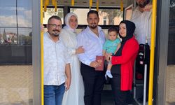 Bursa'da nikahlarına geç kalmak üzere olan çifti otobüs şoförü salona yetiştirdi
