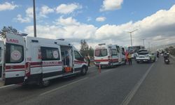 Bursa'da yolcu otobüsü tırdaki gemi çapasına çarptı, 3 kişi yaralandı