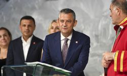 CHP Genel Başkanı Özel, Gökan Zeybek'in oğlunun düğününe katıldı