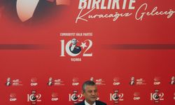 CHP Genel Başkanı Özel, partisinin kuruluş haftası dolayısıyla basın toplantısı düzenledi: