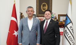 CHP Genel Başkanı Özel'den Kadıköy Belediyesi'ne ziyaret