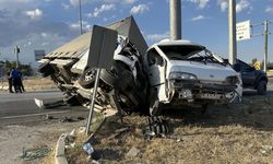 Çorum'da kamyonetle minibüsün çarpışması sonucu 5 kişi yaralandı