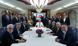 Cumhurbaşkanı Erdoğan, ABD dönüşü uçakta gazetecilerin sorularını yanıtladı: (1)