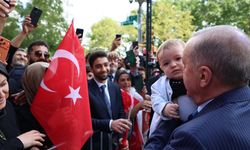 Cumhurbaşkanı Erdoğan, ABD'deki Türkevi'ne girişinde sevgi gösterileriyle karşılandı