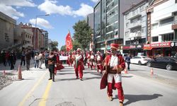 Davul sevgisi Ayşe Ezer'i mehter takımına taşıdı