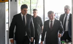 Demokrat Parti Genel Başkanı Uysal, Gelecek Partisi Genel Başkanı Davutoğlu'nu ziyaret etti