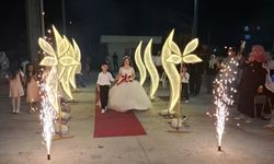 Down sendromlu kızının düğün hayalini gerçekleştirdi