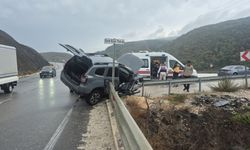 Düzce'de ciple hafif ticari aracın çarpıştığı kazada 3 kişi yaralandı