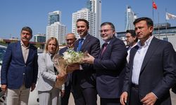 Enerji ve Tabii Kaynaklar Bakanı Bayraktar, İzmir'de ziyaretlerde bulundu