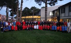 Erzincan Valisi Aydoğdu müsabakalarda derece elde eden sporcularla buluştu: