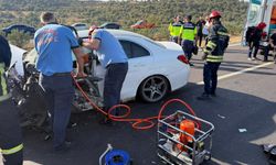 Gaziantep'te otomobil ile tırın çarpıştığı kazada 1 kişi öldü, 2 kişi yaralandı