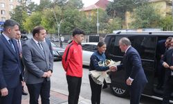 Gençlik ve Spor Bakanı Bak, Muş'ta partililerle buluştu: