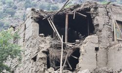 GÜNCELLEME 2- Afganistan'da meydana gelen 6 büyüklüğündeki depremde 800'den fazla kişi yaşamını yitirdi