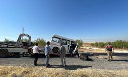 GÜNCELLEME - Şanlıurfa'da işçi minibüsü ile otomobilin çarpıştığı kazada 15 kişi yaralandı
