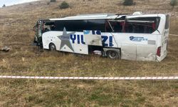 GÜNCELLEME - Sivas'ta yolcu otobüsü ile tırın çarpıştığı kazada 23 kişi yaralandı