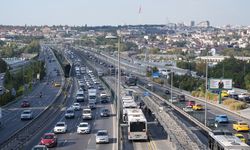 İstanbul'da haftanın dördüncü iş gününde trafik yoğunluğu yaşanıyor