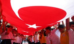 İstanbul'daki okullarda yeni eğitim öğretim yılının ilk ders zili çaldı