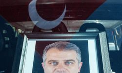 İzmir'de polis merkezine silahlı saldırıda şehit polisler son yolculuğuna uğurlandı