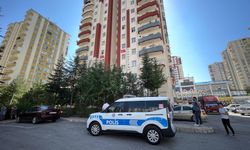 Kayseri'de apartman görevlisi tartıştığı kişi tarafından bıçaklandı