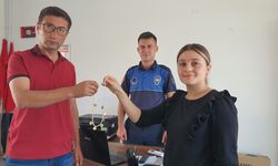 Manisa'da sokakta bulunan altınlar sahiplerine teslim edildi
