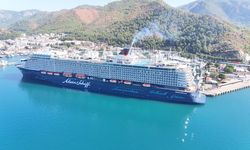 Marmaris'e 'Mein Schiff 5' kruvaziyeri ile 2 bin 600 turist geldi