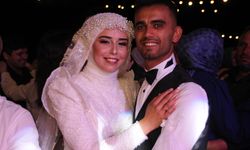 Mersin'de evi yanan çiftin yarım kalan düğününü yardımseverler tamamladı