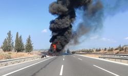 Mersin'de yangın çıkan yolcu otobüsü kullanılamaz hale geldi