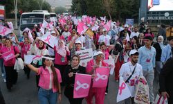Muş'ta gönüllüler, kansere dikkati çekmek için yürüdü