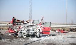 Niğde'de otomobilin tıra arkadan çarptığı kazada 3 kişi öldü, 2 kişi yaralandı