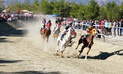 Osmancık'ta rahvan at yarışları yapıldı