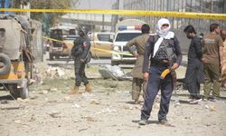 Pakistan'da güvenlik güçlerinin karargahına yönelik bombalı saldırıda 8 kişi öldü