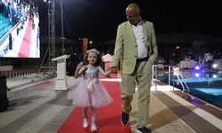 Samsun'da 'Engelsiz Işıklar Havuz Başı Defilesi' düzenlendi