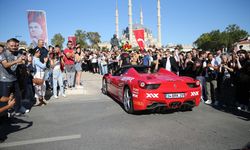 Selimiye Meydanı'nda 'Gumball 3000 Rallisi' kapsamında lüks ve spor araçlar sergilendi