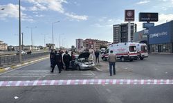 Sivas'ta iki otomobilin çarpıştığı kazada 1 kişi öldü, 3 kişi yaralandı