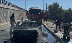 Sivas'ta seyir halindeki otomobilde çıkan yangında sürücü yaralandı