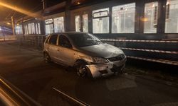 Tramvay yoluna giren otomobilin alkollü sürücüsünün ehliyetine el konuldu