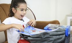 Türk Kızılay, deprem bölgesinde 7 bini aşkın öğrenciye kırtasiye seti dağıttı