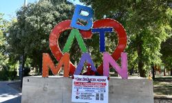 Türkiye'yi gezen 'Örümcek Adam' Batman'da