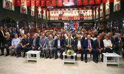 Uşak'ta 50 yıllık saat tamircisine 'Yılın Ahisi' ödülü verildi
