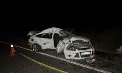 Uşak'ta tırla çarpışan otomobildeki 1 kişi öldü, 1 kişi yaralandı
