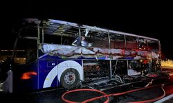 Van'da seyir halindeki yolcu otobüsü yandı