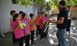 Manisa'da öğrencilere spor malzeme desteği