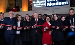 ABB Başkanı Yavaş, Zafer Genç Akademinin açılışını yaptı
