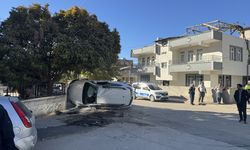 Adıyaman'da okul servisi ile otomobilin çarpıştığı kazada 12 kişi yaralandı