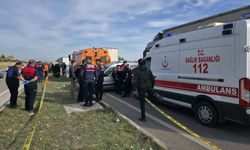 Amasya'da kamyonla çarpışan hafif ticari araçtaki 4 kişi öldü