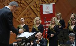 Ankara Devlet Klasik Türk Müziği Korosu 'Cumhuriyet Coşkusu' konseri verdi