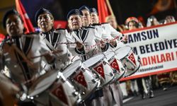 Ankara'da Cumhuriyet Bayramı dolayısıyla fener alayı düzenlendi