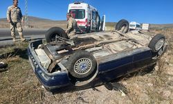 Ardahan'da devrilen otomobildeki 4 kişi yaralandı